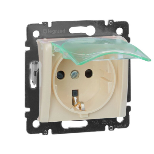 Розетка 1-ая с з/к с крышкой и защитными шторками Крем Legrand Valena