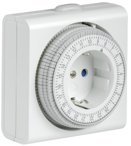 Розетка-таймер механ. 15мин 24ч 96on/off 16А IP20 РТМ-3 IEK