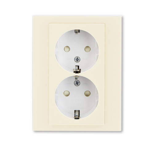 Розетка двойн. с/з со шт.,Levit,сл.к/бел