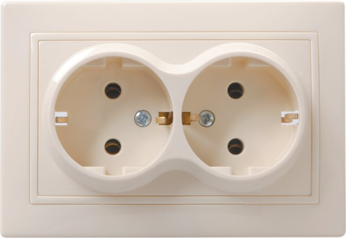 Розетка 2местн. с з/к без защ.штор. 16А КВАРТА (кремовый) РС12-3-ККм 
