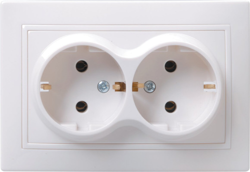 Розетка 2местн. с з/к без з/ш 16А кер. КВАРТА бел. РС12-3-КБ IEK