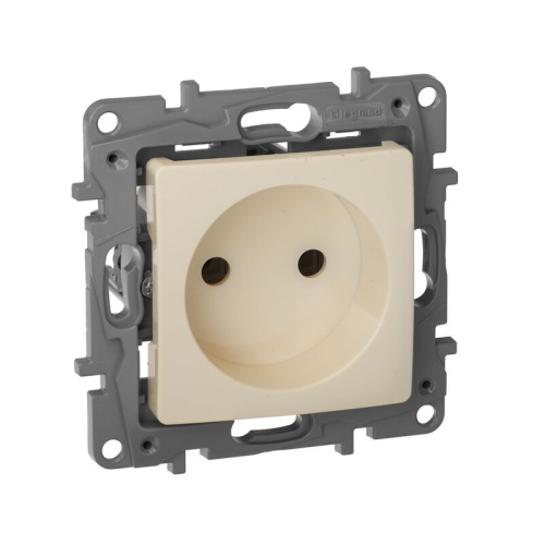Розетка б/з, винт. клем. КСлоновая кость Legrand Etika